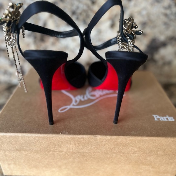 Christian Louboutin Black Embellished Heels
Goldina Rain 100 - Picture 9 of 11